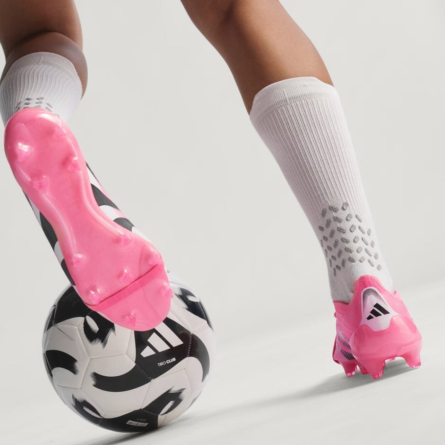 PREDATOR ELITE Fold-Over Tongue Firm Ground Football Boots Beckham Pink