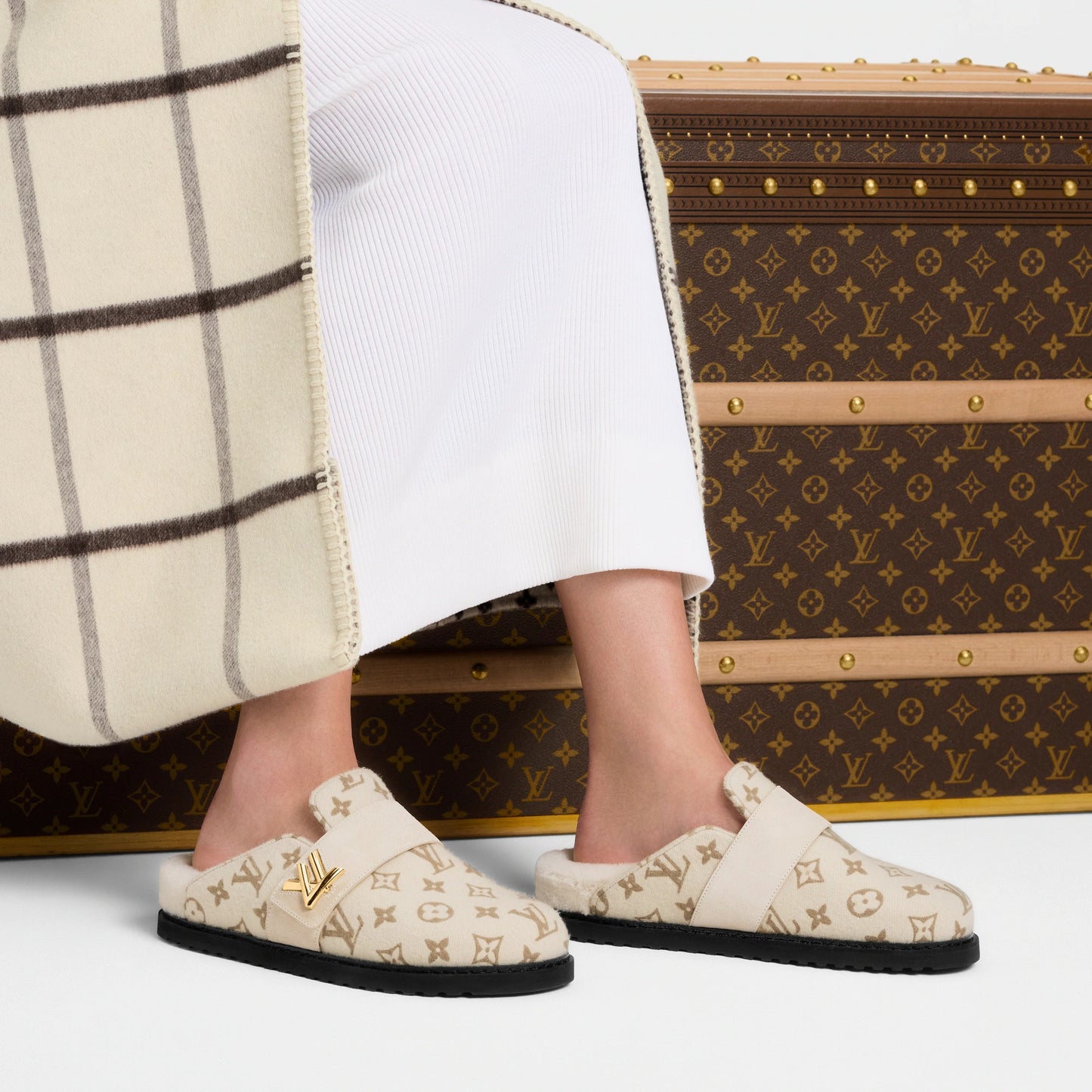 LV Cosy Flat Comfort Closed Mule Beige
