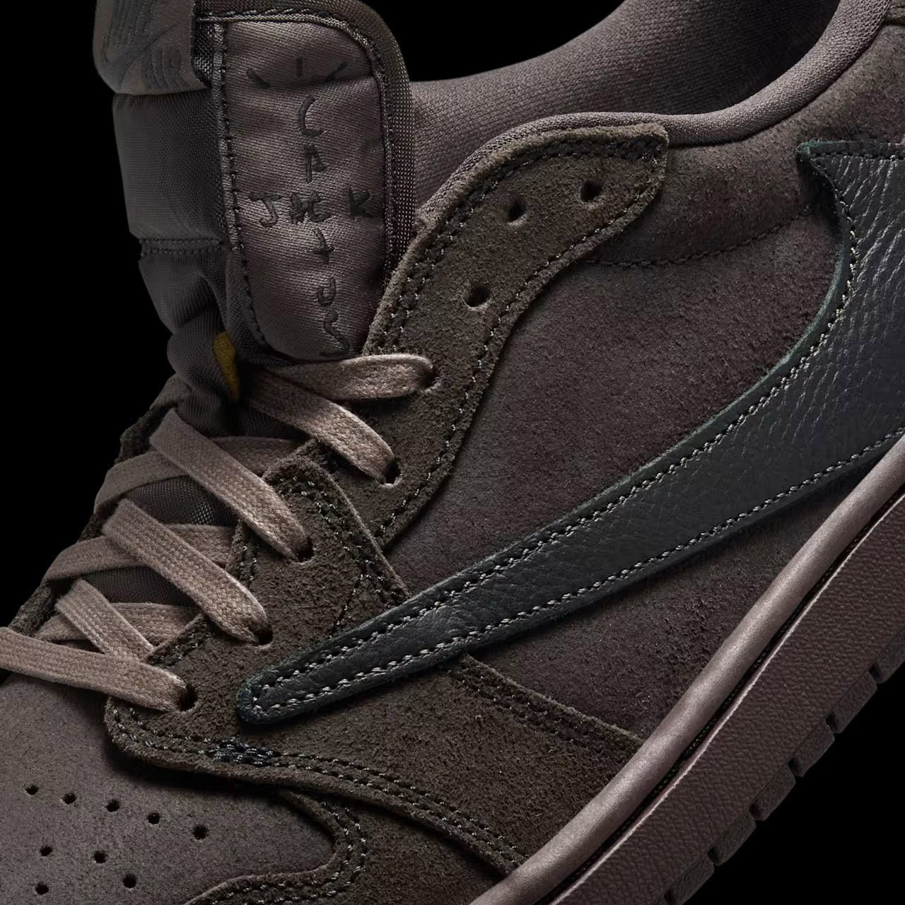 Travis Scott x Air Jordan 1 Low OG “Velvet Brown”