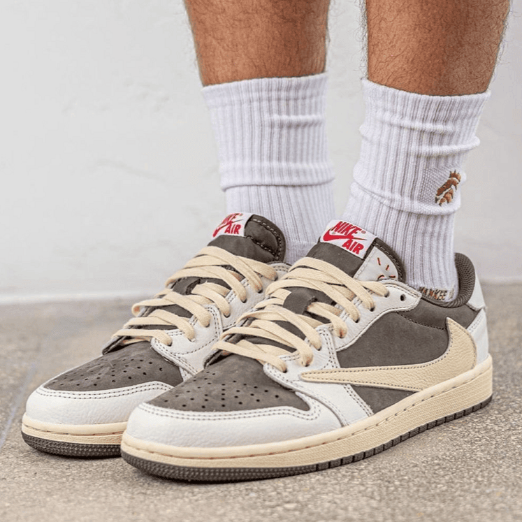 Jordan x Travis Scott Air Jordan 1 Low OG “Reverse Mocha” sneakers