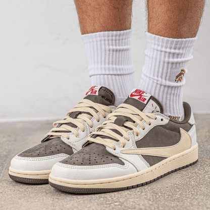 Jordan x Travis Scott Air Jordan 1 Low OG “Reverse Mocha” sneakers