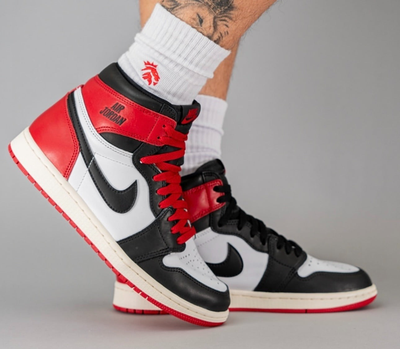 Air Jordan 1 Retro High OG “Black Toe Reimagined