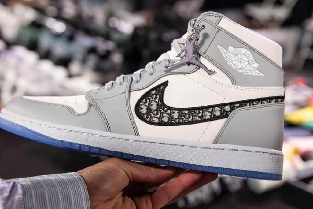 Air Jordan 1 Retro High x Dior Sneakers