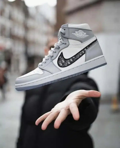 Air Jordan 1 Retro High x Dior Sneakers