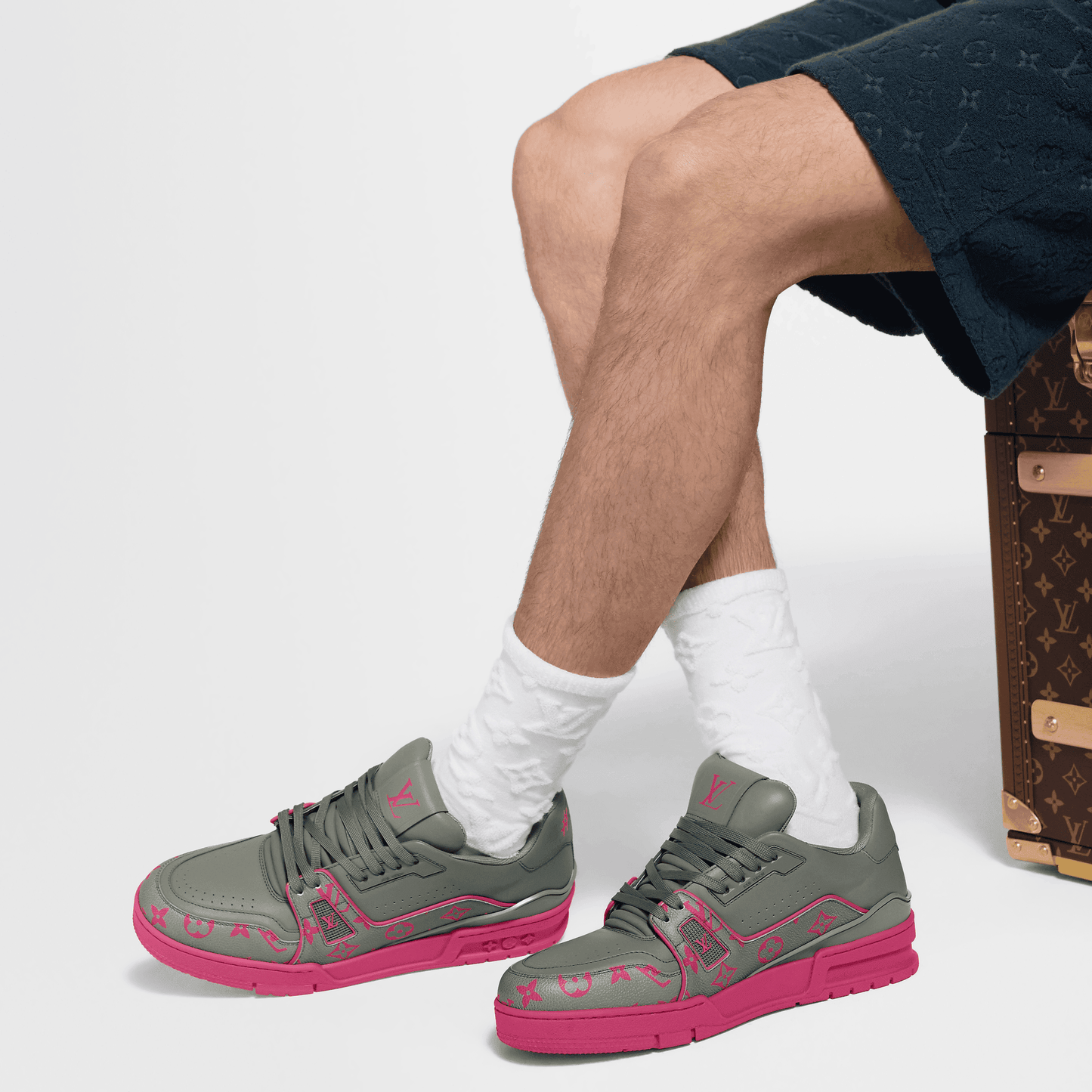LV Trainer Sneaker Grey/Pink
