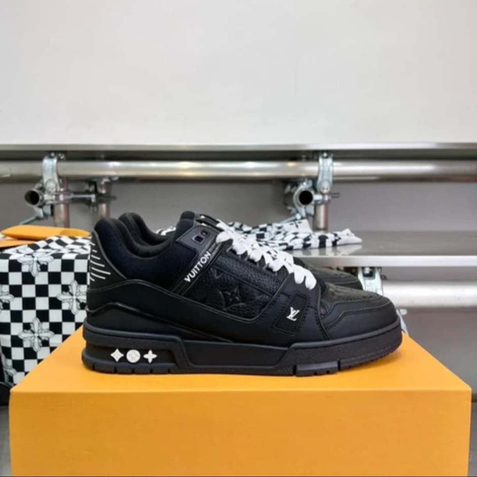 Louis Vuitton LV Trainer All Black