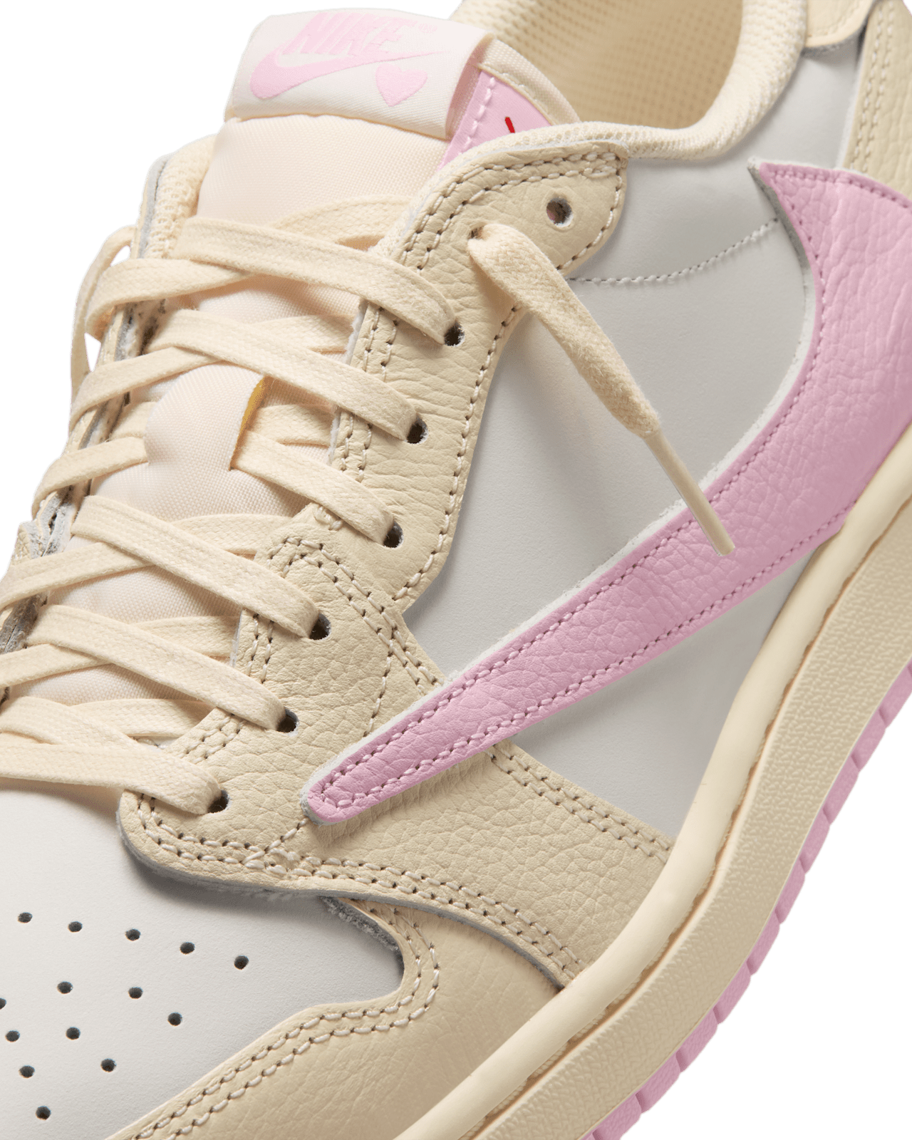 Jordan 1 Retro Low OG SP Travis Scott Shy Pink